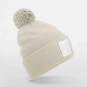 Bonnet avec pompon et patch