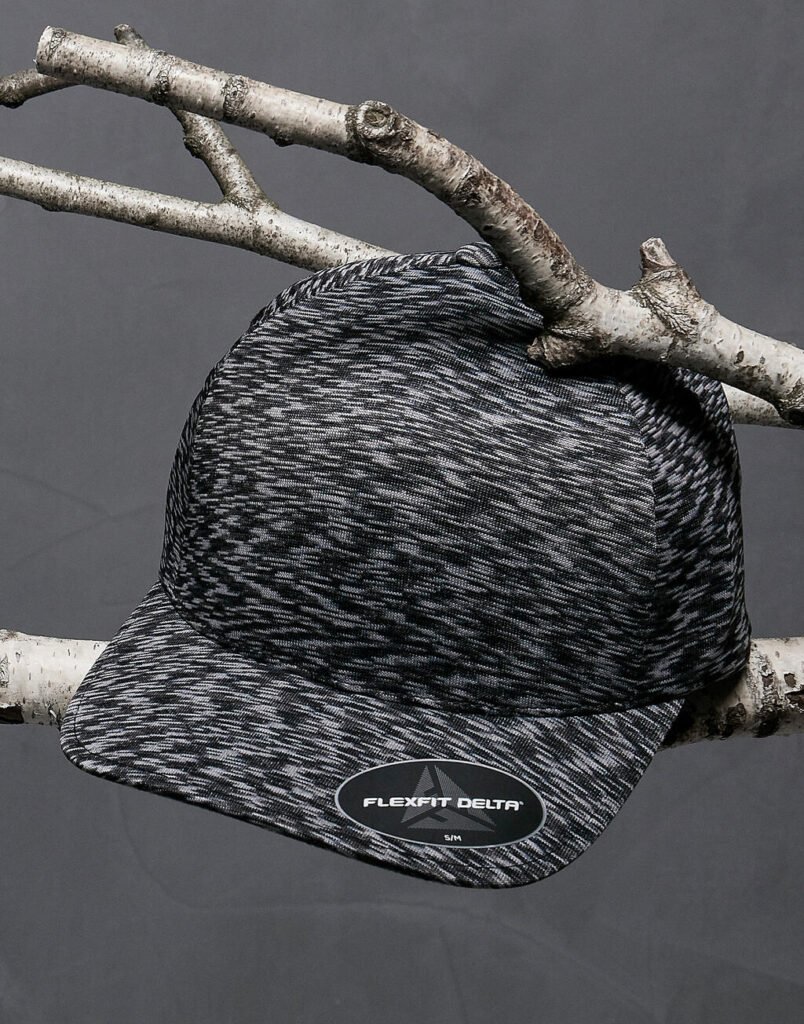 Casquette Flexfit Delta Unipanel noir chiné