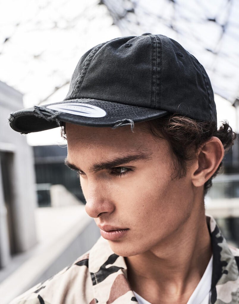 Casquette Flexfit Low Profile Destroyed noir